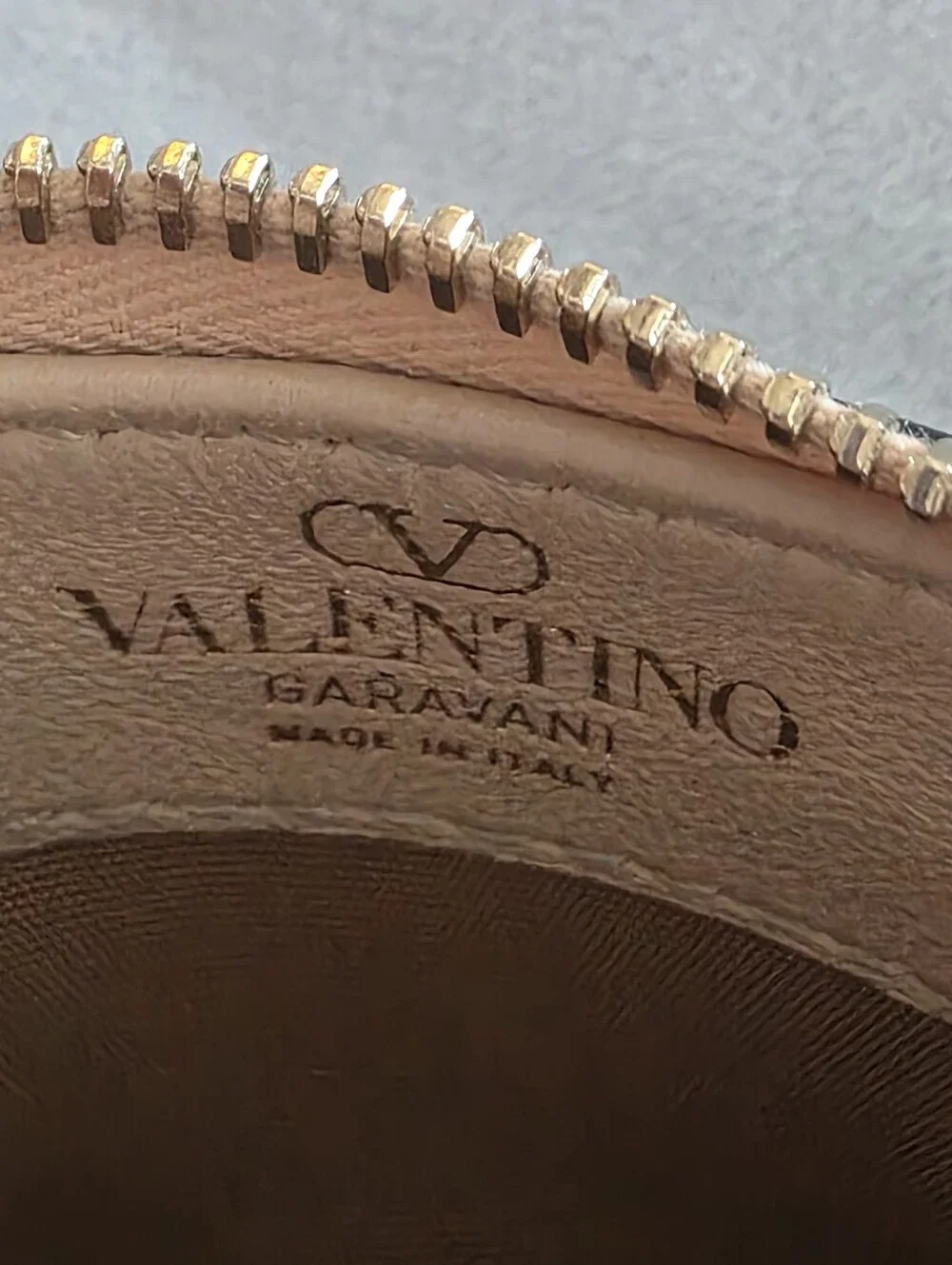 Valentino Garavani VLogo Walk Zip Beige Calfskin Leather Card Holder